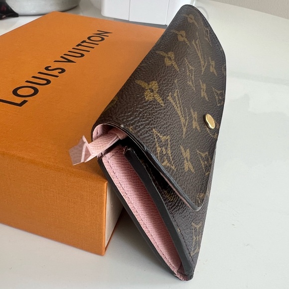 Louis Vuitton Emilie Wallet - Picture 4 of 16